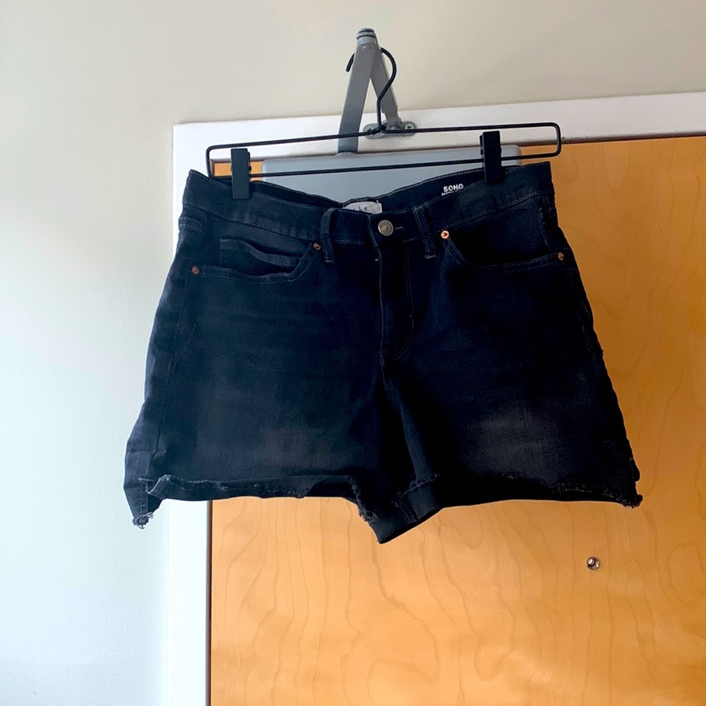 Nicole miller black cuffed shorts